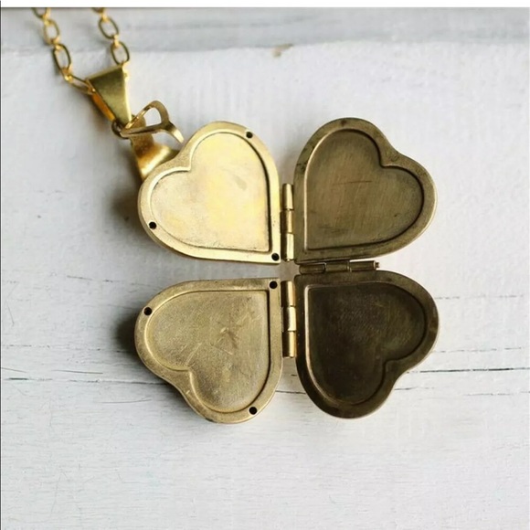 Urban Outfitters Jewelry Vintage Folding Heart Locket Necklace